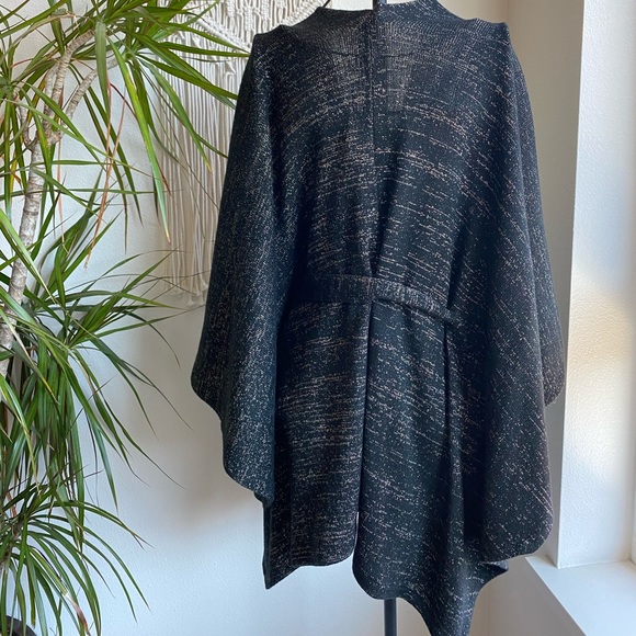 Cover up - Picture 3 of 4